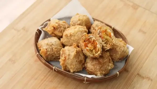 Resep Gehu Pedas, Jajanan Gurih, Renyah, Pedas, Cocok Jadi Camilan Akhir Pekan (Sumber : Youtube | Devina Hermawan)