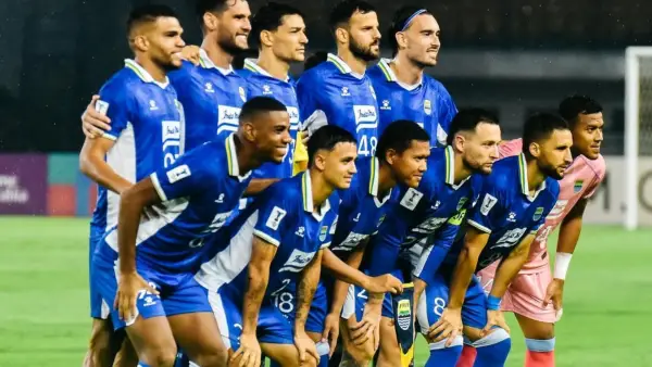Starting line up Persib Bandung di laga ketiga ACL Two saat menghadapi Selangor FC (Sumber: Instagram/@uilliambarros94)