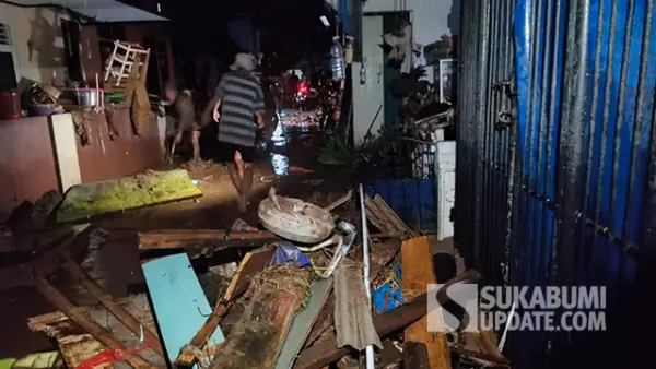 Kondisi permukiman warga di Kecamatan Cisolok, Kabupaten Sukabumi yang dilanda banjir bandang, Senin (27/10/2025). (Sumber : SU/Ilyas).