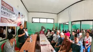 Anggota DPRD Jawa Barat Muhammad Jaenudin dalam kegiatan Pengawasan Penyelenggaraan Pemerintahan Tahun Anggaran 2025 di Desa Babakan Panjang, Kecamatan Nagrak, Kabupaten Sukabumi | Foto : Tim Adc