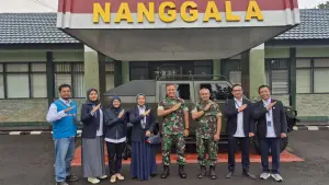 PLN UP3 Sukabumi menjalin kerja sama dengan Yonarmed 13 Nanggala Kostrad dalam kegiatan kolaboratif untuk mendukung pelayanan kelistrikan yang lebih optimal. (Sumber Foto: Dok. PLN)