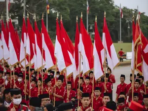Pada puncaknya, 28 Oktober 1928, rumusan Sumpah Pemuda dibacakan dan disepakati, bukan sebagai deklarasi kemerdekaan, melainkan sebagai deklarasi persatuan langkah awal menuju Proklamasi 1945 (Ilustrasi:Canva)