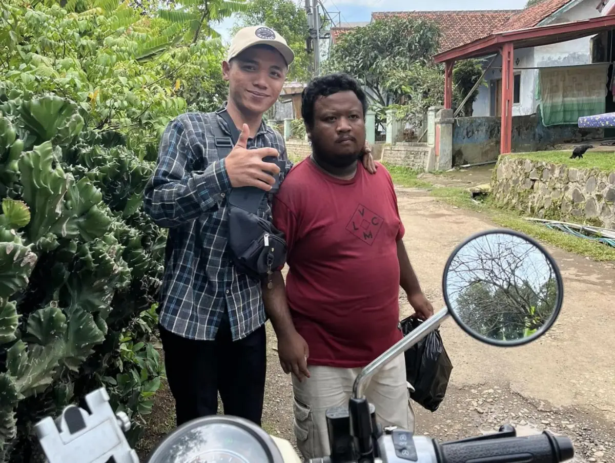 Salah satu sisi paling mulia dari perjalanan Aliem adalah perhatiannya yang tulus pada penyandang disabilitas