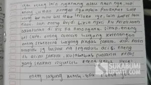 Tulisan tangan korban dalam surat terakhir sebelum ditemukan meninggal dalam kondisi tergantung di pintu kamar rumahnya di Cikembar Sukabumi. (Sumber Foto: Istimewa)