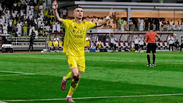 Selebrasi Cristiano Ronaldo setelah ke gawang Al Hazm (Sumber: Instagram/@alnassr)