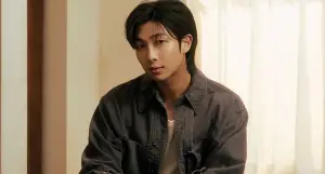 RM BTS Jadi Artis K-Pop Pertama yang Berpidato di APEC CEO Summit Korea 2025 (Sumber : X/@soompi)