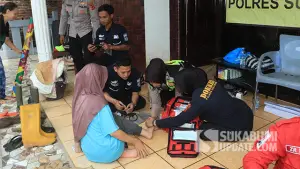 Pasca Banjir Cisolok, Dinkes Sukabumi Bergerak Cepat Tangani Warga yang Terdampak. (Sumber : SU/Ilyas).