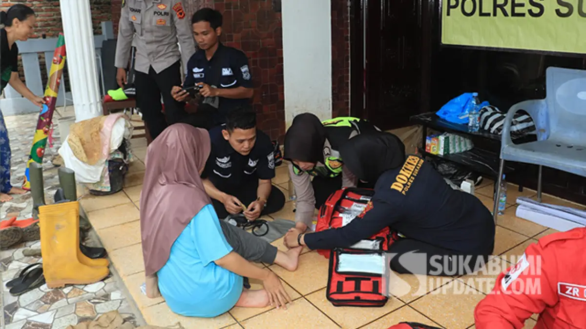 Gatal dan Luka Ringan, Dinkes Sukabumi Terjunkan Tim Medis Tangani Korban Banjir Cisolok