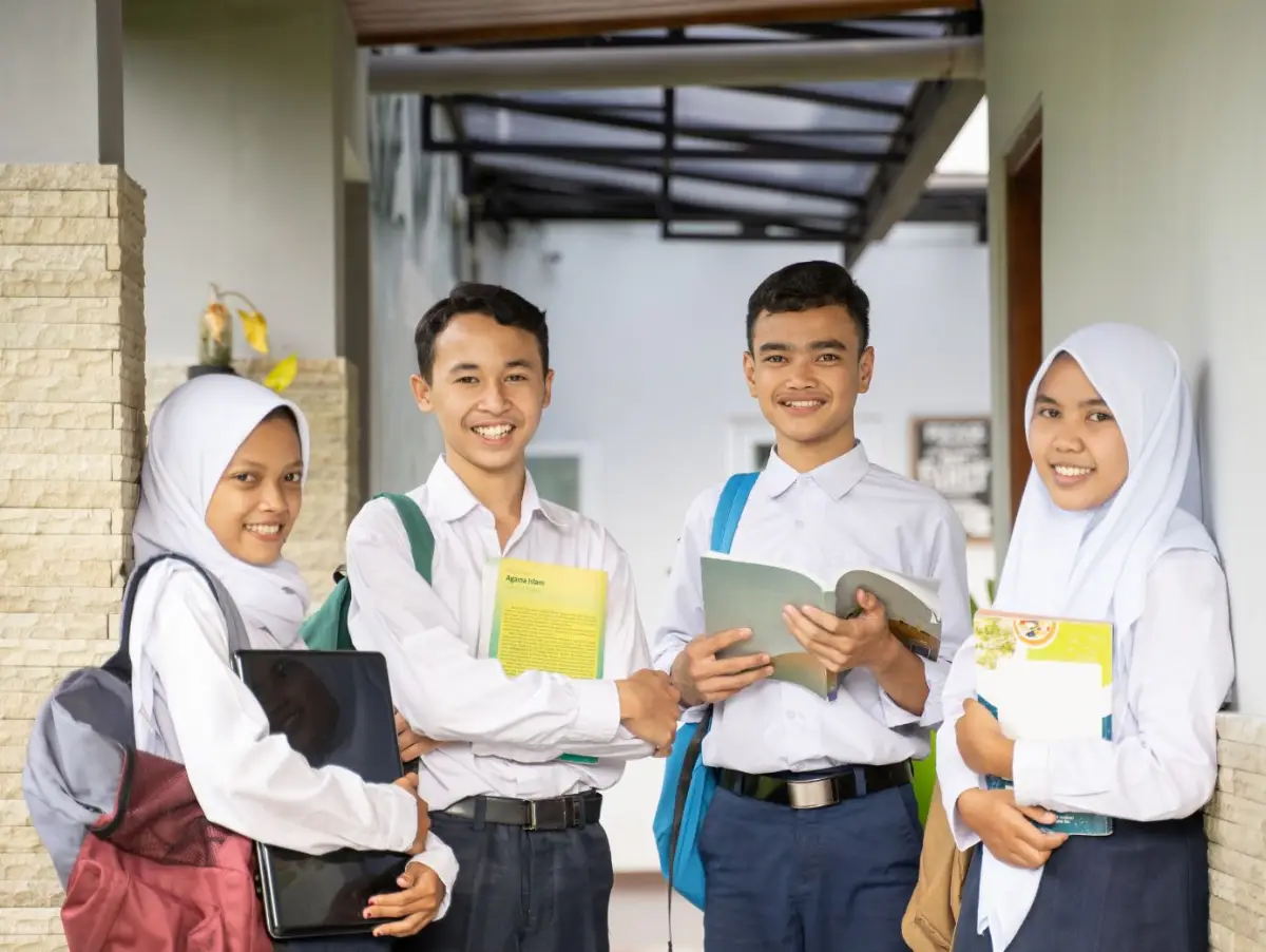 Sekolah Ramah Anak Strategi Cerdas Mengintegrasikan Pendidikan Anti-Bullying