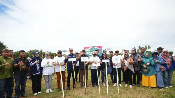 Wali Kota Sukabumi Ayep Zaki menghadiri Pencanangan dan Penanaman Bambu Betung di Kabupaten Boalemo, Gorontalo., Kamis (30/10/2025) | Foto : Dokpim