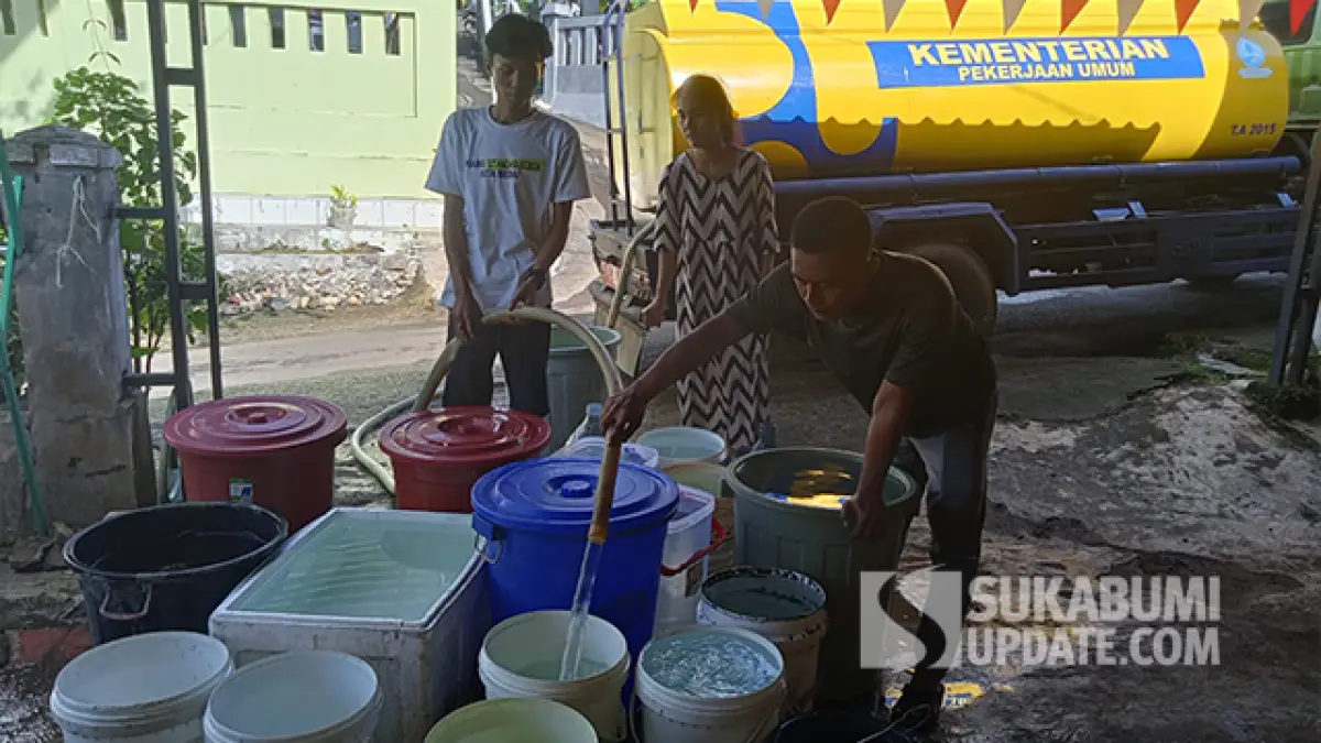 Perumdam TJM Cisolok Sukabumi Distribusikan Air Bersih Pasca Bencana Banjir Bandang