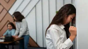 Ilustrasi - Kasus dugaan bullying di Sukabumi yang menimpa seorang siswi membuka mata kita tentang pentingnya menjaga kesehatan mental remaja. (Sumber : Freepik.com/@Freepik).