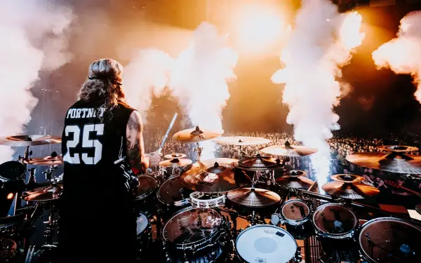 Dream Theater dengan formasi klasik (Labrie, Petrucci, Myung, Rudess, Portnoy) merayakan 40 tahun di Stadion Madya GBK, 7 Februari 2026. Ini sejarah! Simak prediksi setlist, info tiket sisa! (Credit Foto: @DreamTheatre/Facebook)