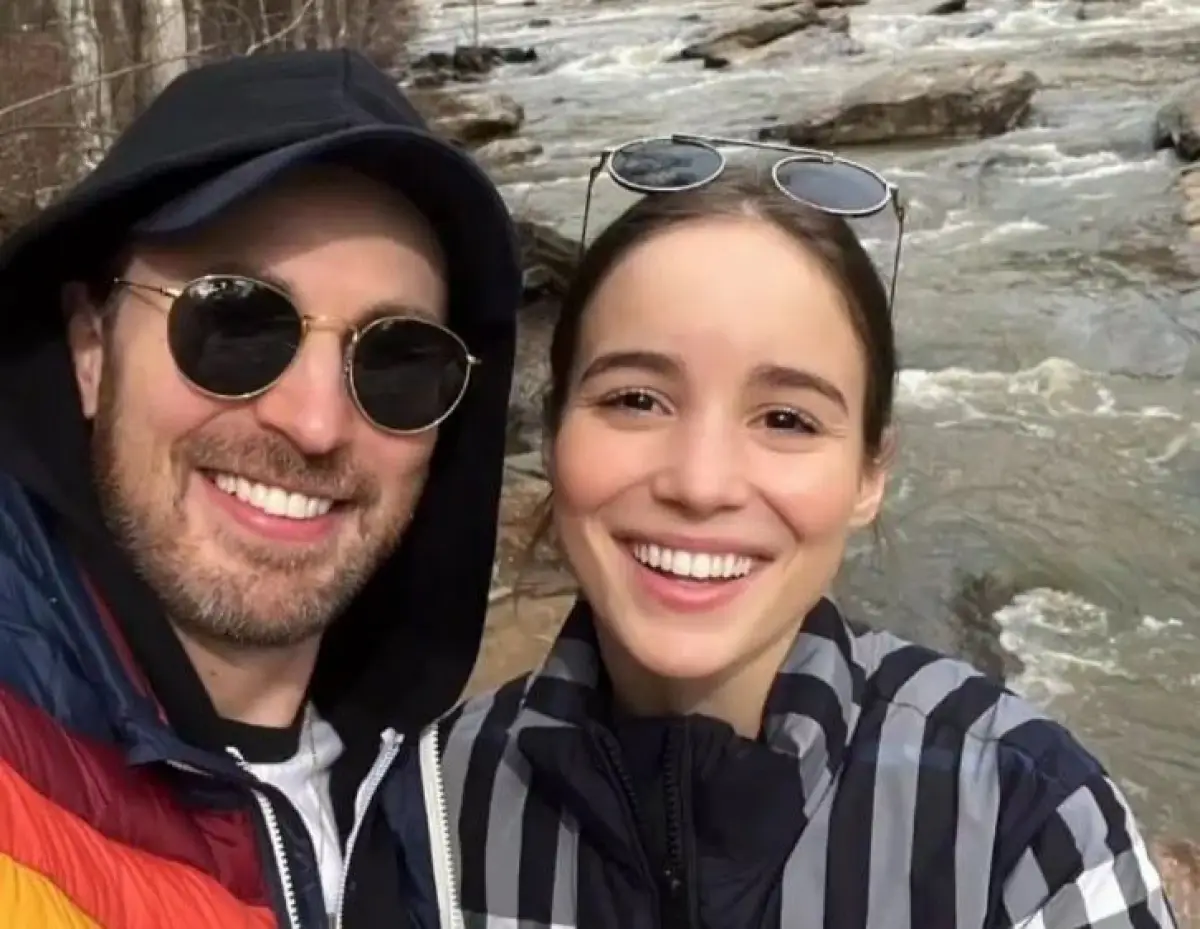 Chris Evans dan Alba Baptista Sambut Kelahiran Anak Pertama, Siapa Namanya?