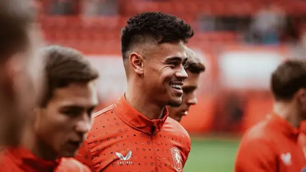 Mees Hilgers mengalami cedera pada bagian ligamen cruciatum saat berlatih berlatih bersama FC Twente (Sumber: instagram/@meeshilgerss)