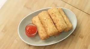 Resep Risoles Kornet Keju, Renyah di Luar Lumer di Dalam yang Menggiurkan (Sumber : Youtube | Devina Hermawan)