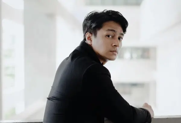 Deva Mahenra Ungkap Tantangan Perankan Aris Lagi di Ipar Adalah Maut The Series (Sumber : Instagram/@devamahenra)