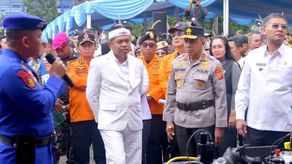 KDM saat Apel Siaga Tanggap Bencana Polda Jabar Tahun 2025, di Jalan Diponegoro, Kota Bandung, Rabu (5/11/2025). (Sumber Foto: Biro Adpim Jabar)