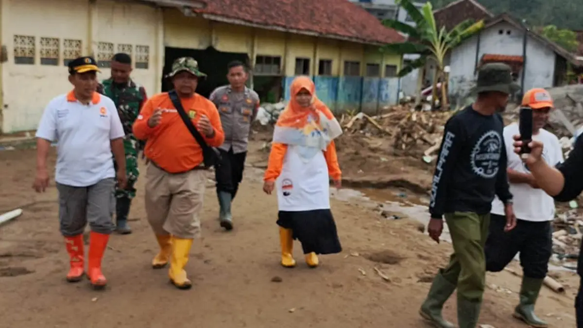 Peduli Warga, Yusuf Maulana Tinjau Lokasi Banjir Cisolok Sukabumi dan Pastikan Bantuan Tersalurkan