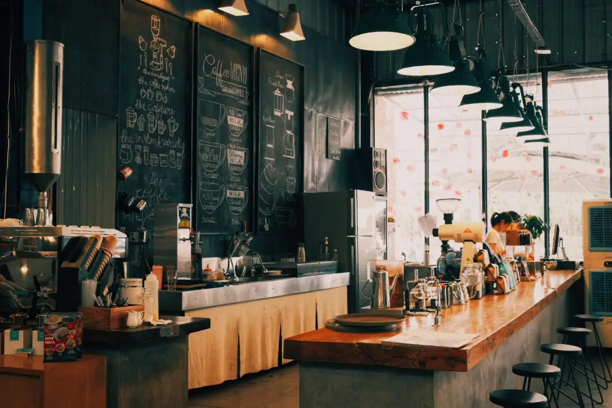 Harga Samsung Galaxy S26 Ultra meroket karena biaya AI On-Device dan chipset 2nm. Diskusi tech global ini dibungkus logat Sunda khas Sukabumi. Benarkah AI membenarkan pengorbanan finansial?