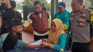 Pondok Pesantren Ar-Rahman Sukabumi kolaborasi dengan Dinkes Kabupaten Sukabumi adakan cek kesehatan gratis untuk ratusan santrinya. (Sumber Foto: Istimewa)
