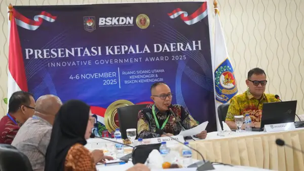 Wali Kota Sukabumi Ayep Zaki mengikuti tahapan Penilaian Presentasi Kepala Daerah dalam rangka Penilaian dan Pemberian Penghargaan Innovative Government Award (IGA) di Kemendagri, Kamis (6/11/2025) | Foto : Dokpim