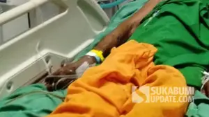 Kondisi Usoy (77), warga Surade Sukabumi, saat mendapatkan perawatan intensif di RSUD Jampangkulon setelah mengalami luka parah tertusuk bambu. (Sumber Foto: Istimewa)