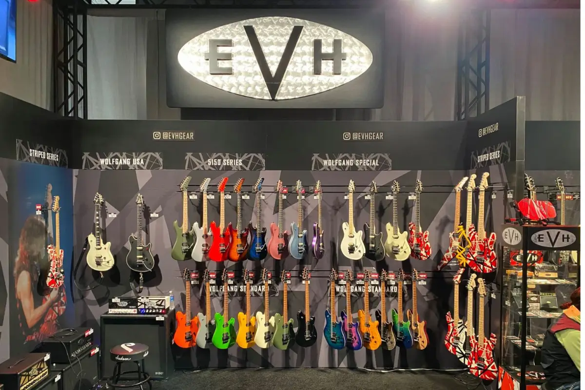 Popularitas Van Halen yang meledak menciptakan obsesi instan di kalangan gitaris lain untuk menemukan 