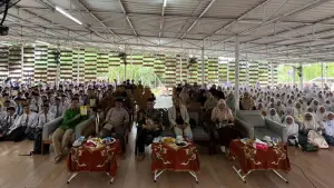 Pondok Pesantren Modern Al Umanaa kembali menunjukkan kiprahnya sebagai pesantren visioner dengan menyelenggarakan Leaders Talk x Ngaji Literasi, kolaborasi bersama Gramedia. (Sumber : pontren al umanaa)