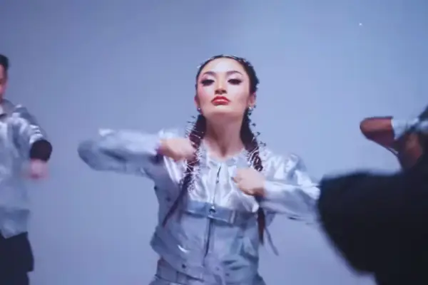 Dangdut menjadi genre yang sangat merakyat karena ia adalah cerminan jujur dari kehidupan rakyat Indonesia, sebuah kombinasi ajaib yang mampu menyatukan kontradiksi emosi. (Foto: Siti Badriah/Nagaswara)