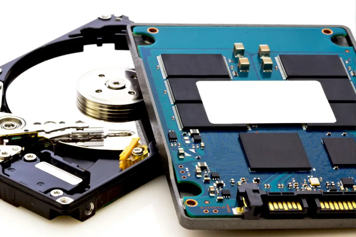 Tingkatkan performa gaming Anda secara drastis! SSD menjamin kecepatan loading tercepat, latensi rendah, dan responsivitas sistem superior. Pelajari cara upgrade ke NVMe untuk game tanpa lag dan pengalaman gaming maksimal.