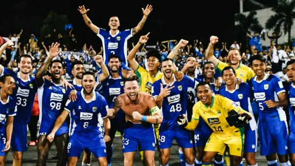 Selebrasi para pemain Persib Bandung saat mengalahkan Selangor FC pada Minggu lalu. (Sumber: Instagram/@marcklok)