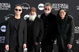 Soundgarden, dengan kehadiran Hiro Yamamoto (bassist pendiri) bersama anggota yang tersisa, Matt Cameron, Kim Thayil, dan Ben Shepherd, resmi dilantik ke dalam Rock and Roll Hall of Fame, 8 November (Foto: @Only Grunge Page/FB)