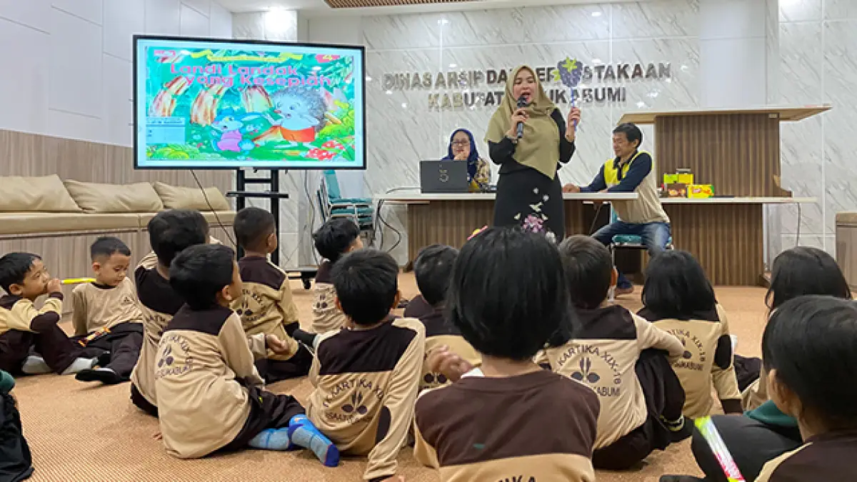 Serunya Belajar Literasi Lewat Storytelling, TK Kartika Cisaat Kunjungi Diarpus Sukabumi