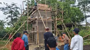 Disperkim Kabupaten Sukabumi meninjau progres pembangunan sarana air bersih di Desa Bantarpanjang, Kecamatan Jampangtengah, yang kini memasuki tahap penyelesaian. (Sumber Foto: Istimewa)