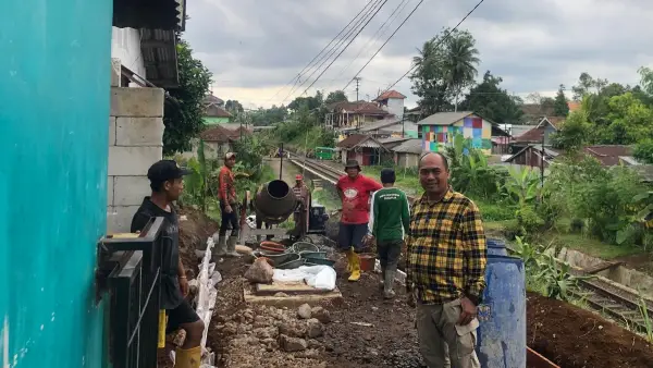 Salah satu fokus pembangunan tahun ini adalah pembukaan akses jalan Ranji–Gunung Batu yang kini mulai dikerjakan. (Sumber: dok pemdes)