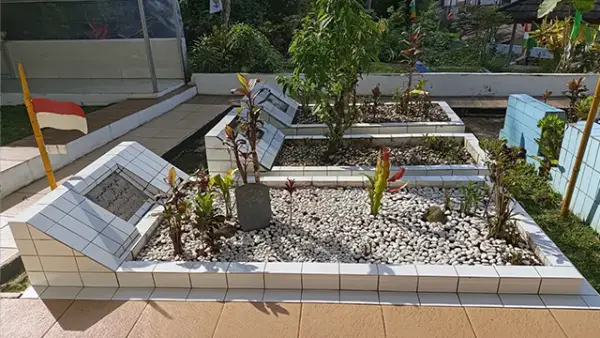 Makam KH Ahmad Sanusi, di Gunung Puyuh, Sukabumi. (Sumber : Instagram/@reyhanbiadilla).