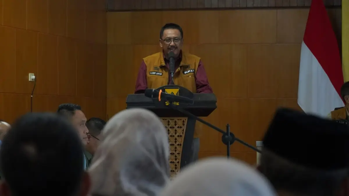 Bupati Sukabumi Ajak Camat hingga Kades Layani Masyarakat Sepenuh Hati