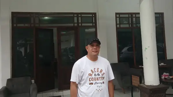 Deden Gunaefi, Kepala Desa Sukajaya, Kecamatan Sukabumi, Kabupaten Sukabumi | Foto : SukabumiUpdate