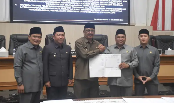 DPRD dan Pemkab Sukabumi tetapkan Propemperda 2026 dan Perda Patanjala dalam Rapat Paripurna. (Sumber : Diskominfosan Kab. Sukabumi)