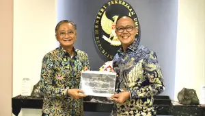 Wali Kota Sukabumi saat bertemu dengan Menteri PU di Jakarta. Rabu (12/11/2025). (Sumber: Dokpim Kota Sukabumi)