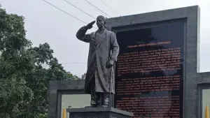 Patung Jenderal Besar Soedirman kini berdiri megah di Soreang, Kabupaten Bandung usai diresmikan pada Hari Pahlawan 2025. (Sumber Foto: Istimewa)