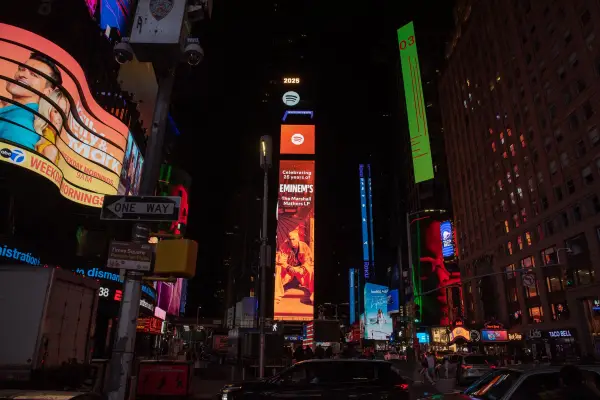 Dampak hip-hop telah menyebar jauh melampaui Amerika Serikat, membuktikan universalitas ritme dan rima sebagai bahasa global. (Credit Foto: @Eminem/x)