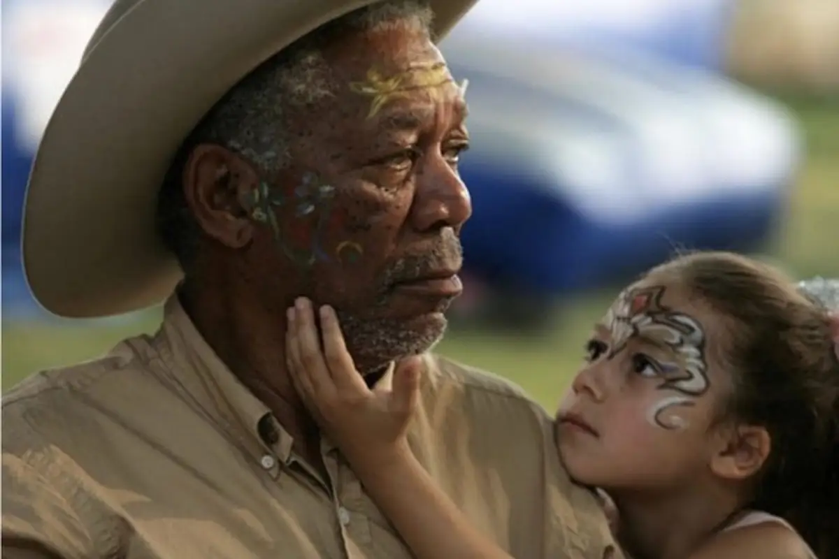 Suara Ikonik, Hak yang Dicuri? Morgan Freeman menuntut keadilan. Sampai di mana batas etika AI di dunia seni?