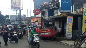 Kecelakaan di Jalan RA Kosasih Kota Sukabumi. Minggu (16/11/2025). (Sumber : Dok Warga)