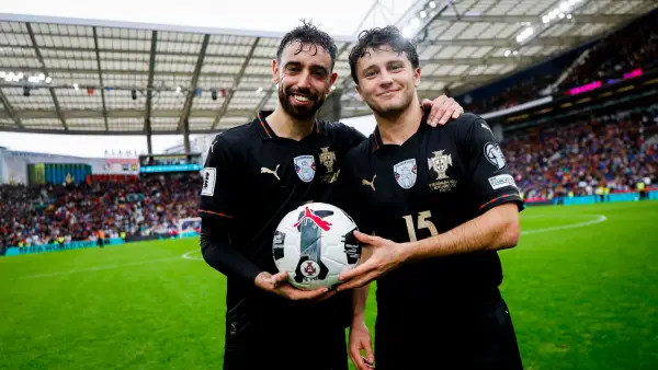 Bruno Fernandes dan Joao Neves berhasil catatkan hattrick saat menghadapi Armenia (Sumber: web/fpf.pt)