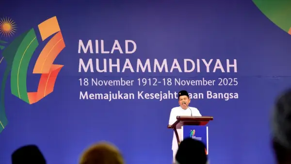 KDM saat menghadiri Milad Muhammadiyah di Universitas Muhammadiyah Bandung. Selasa (18/11/2025) (Sumber: Humas Pemprov Jabar)