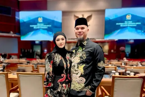 Mulan Jameela Tegaskan Rumah Tangganya Baik-baik Saja Lewat Doa di Instagram (Sumber : Instagram/@ahmaddhaniofficial)