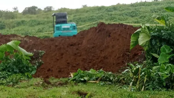Proses Cut and Fill lahan untuk Kopdes Merah Putih Desa Neglasari, Kecamatan Purabaya, Kabupaten Sukabumi. (Sumber Foto: Istimewa)