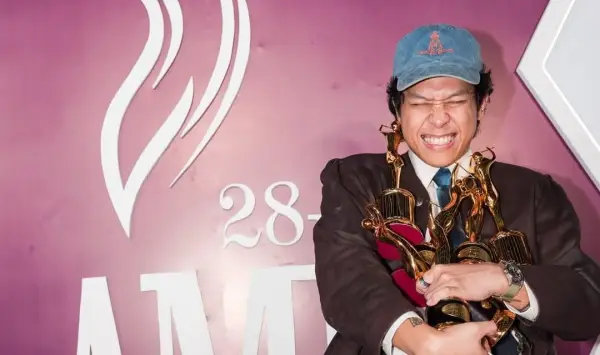 Piala Diborong Hindia, Berikut Daftar Lengkap Pemenang AMI Awards 2025 (Sumber : Instagram/@wordfangs)